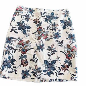 ANN TAYLOR Pencil Skirt Size 6 Floral Lined  White Cotton Stretch  Business